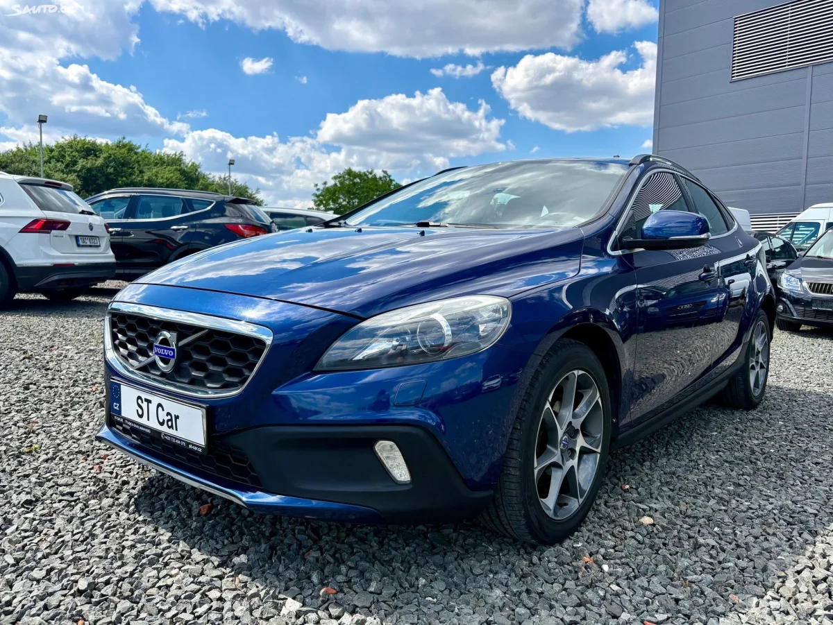 Volvo V40 1.6D2 84kw Cross Country ČR