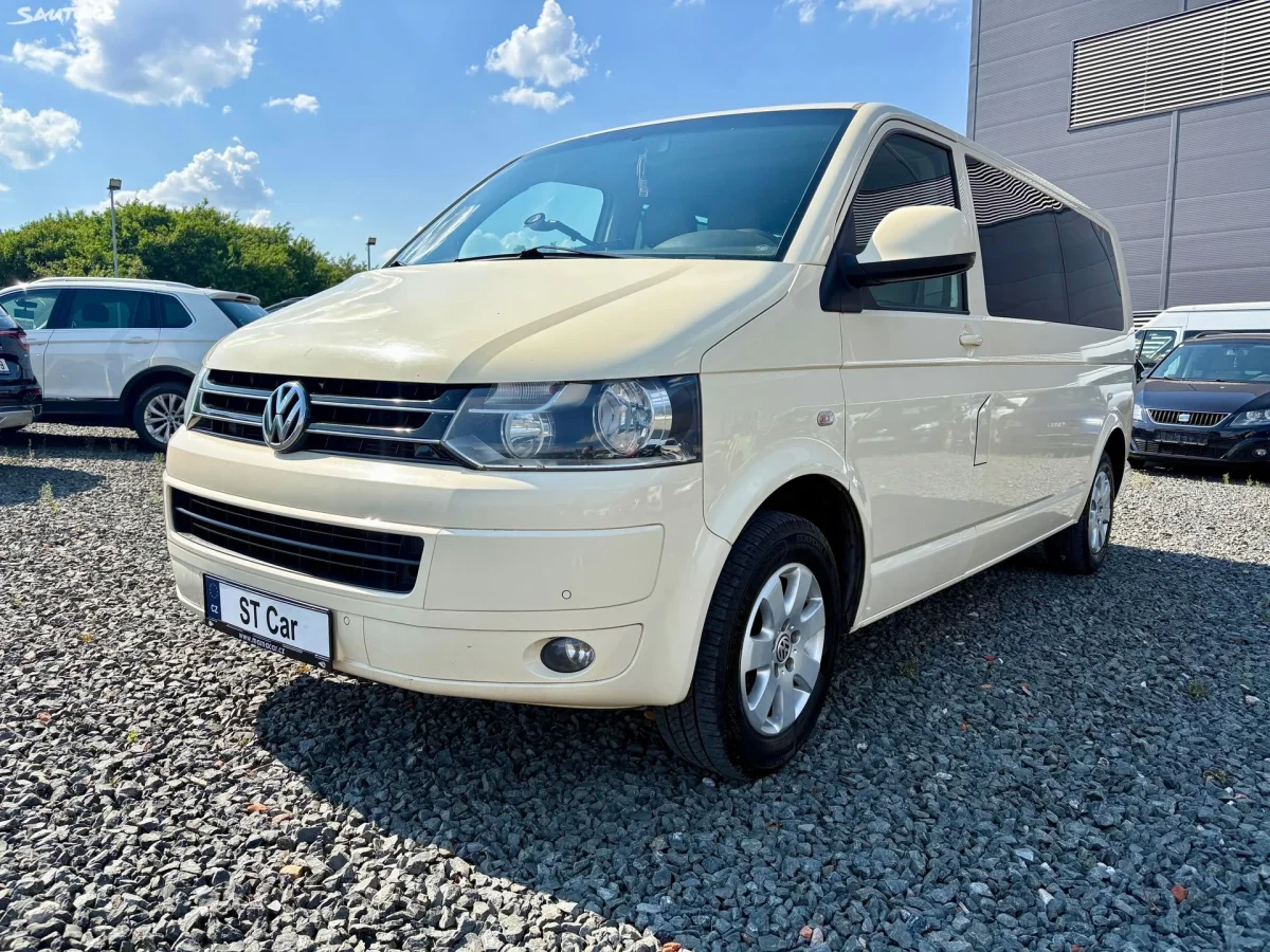 Volkswagen Caravelle 2.0TDi 103kw Long DSG 9 míst